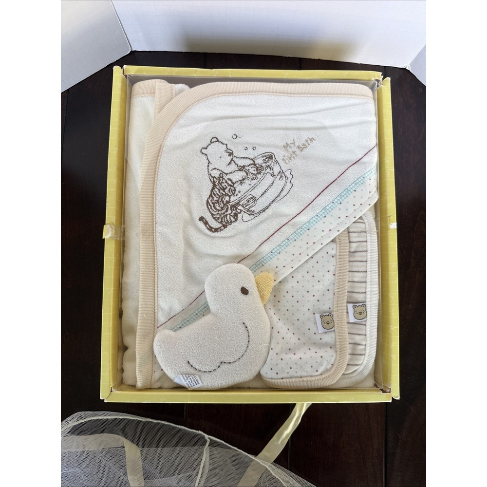 Disney Classic Winnie‎ the Pooh Hooded Towel & Washcloths Cotton Gift Set NOS